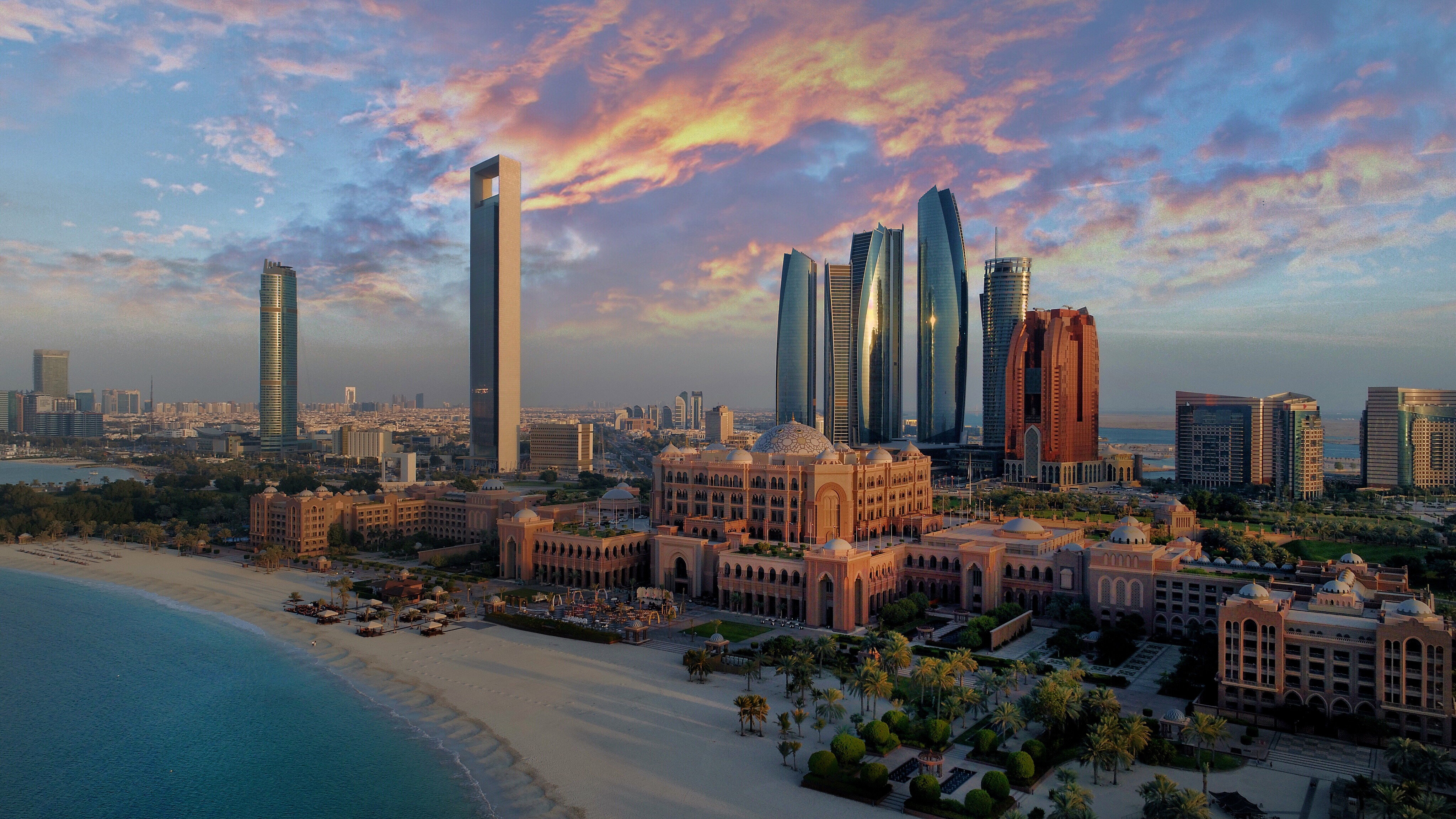 Abu Dhabi: co warto zwiedzić i co trzeba wiedzieć przed podróżą? (fot. Getty Images)
