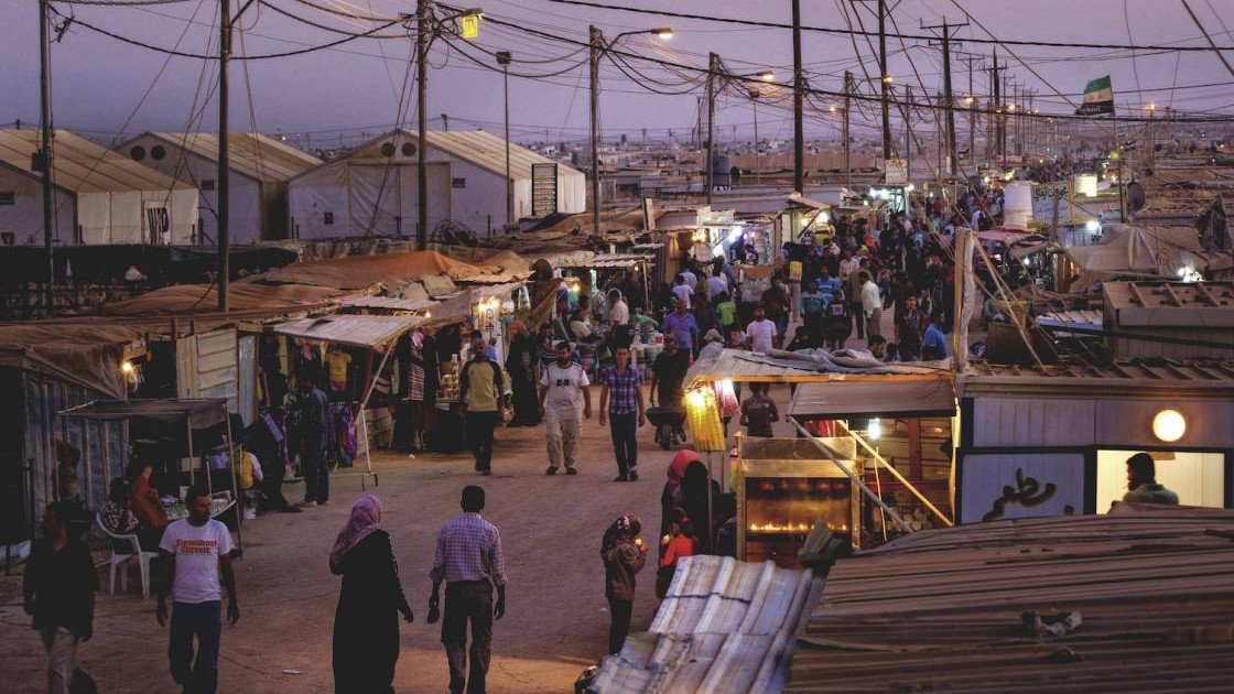 Zaatari - obóz dla uchodźców w Jordanii, położony 10 kilometrów na wschód od Al-Mafrak, który stopniowo przekształca się w stałą osadę (fot. National Geographic)