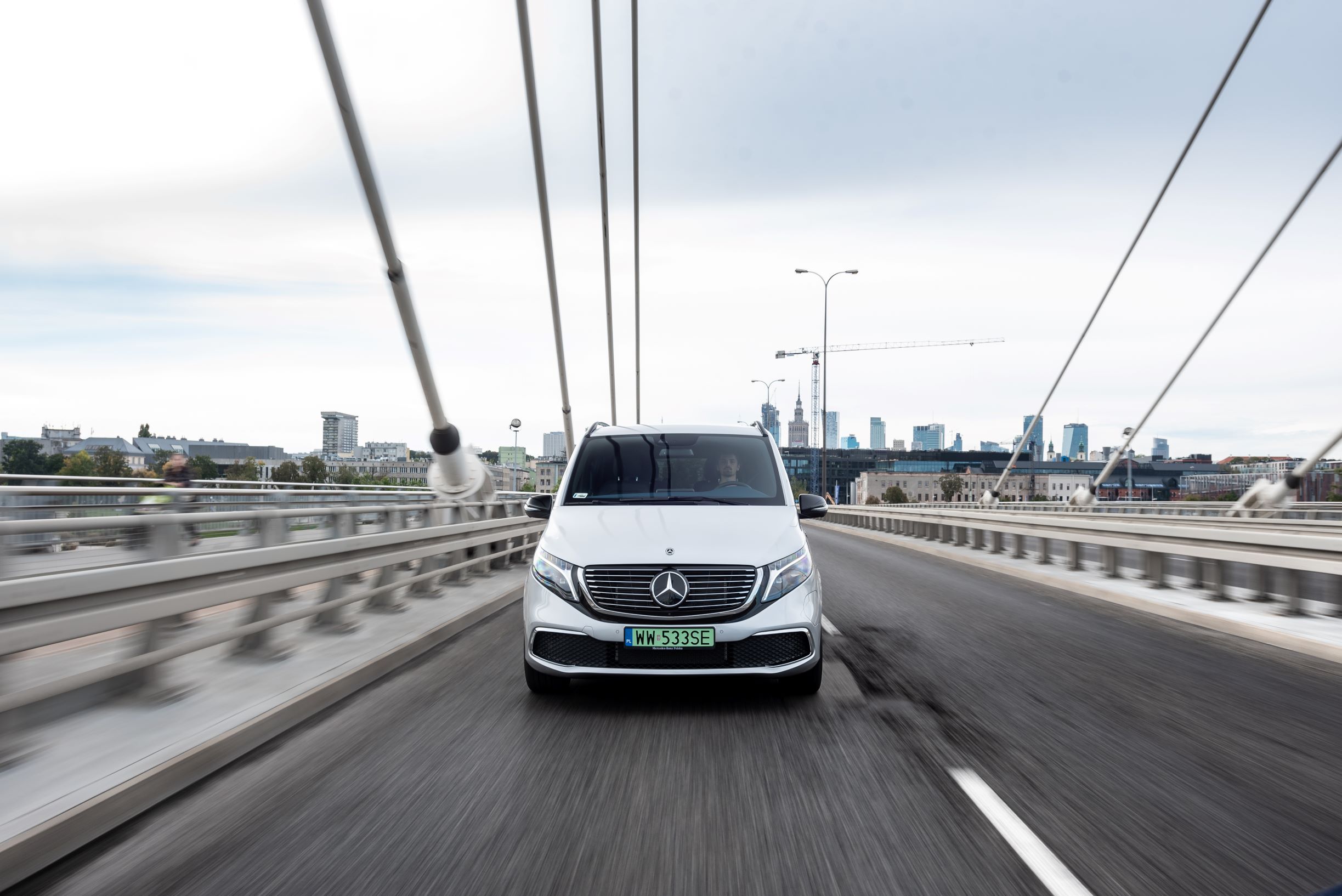 Lubisz wyprawy i adventure? Przygoda z Mercedes-Benz EQV jest dla ciebie