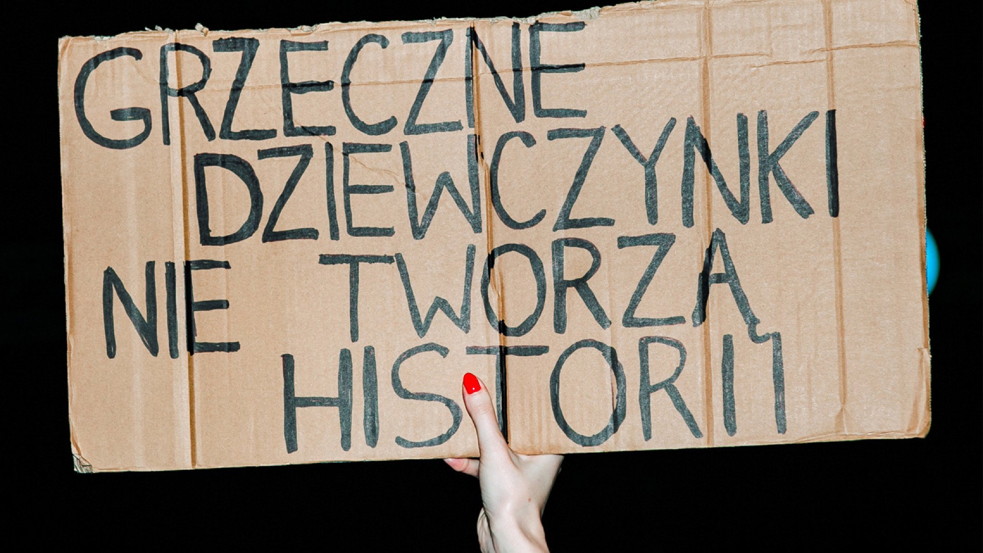 To, co zdaje się raz na zawsze zniknęło ze sfery publicznej, to milczenie i wstyd (fot. Adrianna Zok/@adkazet)