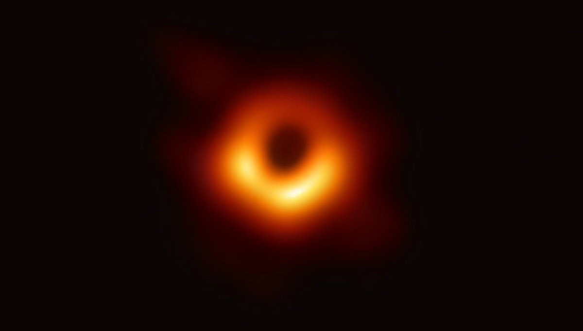 Czarna dziura M87
