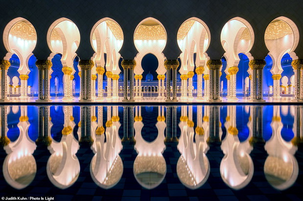 Photo Is Light 2020