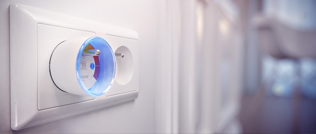 Wall Plug to inteligentne gniazdko, za pomocą którego możemy m.in. zdalnie odciąć zasilanie podłączonych do niego urządzeń czy sprawdzić ile energii elektrycznej zużywają.