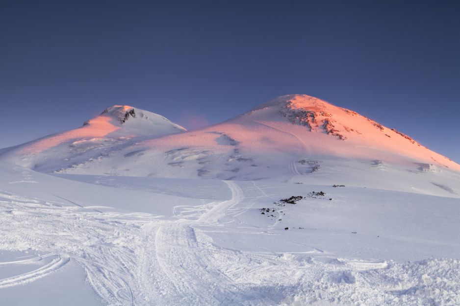 Elbrus szczyt Europy czy Azji? Kontrowersje wokół najwyższej góry Kaukazu i ciekawostki na jej temat (fot. Getty Images)