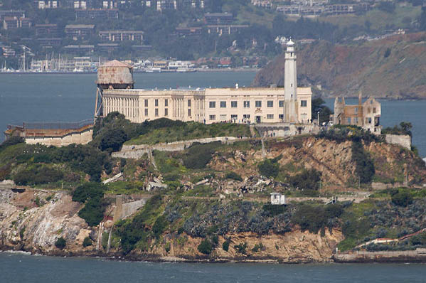 alcatraz-prison-picture.jpg__Obrazek_JPEG__600x401_pikseli__1251734461565_kopia