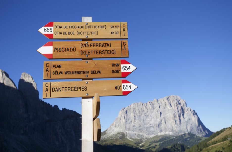 Dolomity trekking