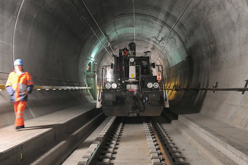 najdłuższy tunel świata