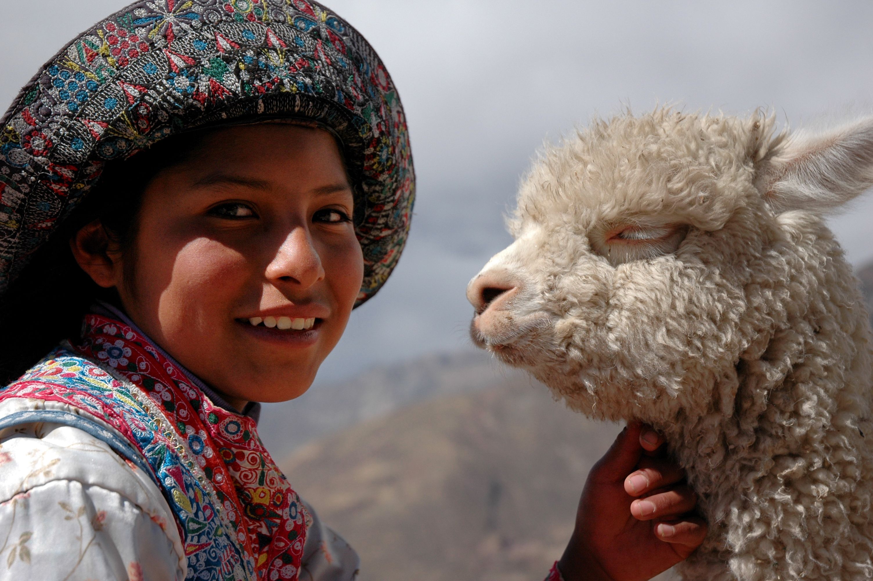 mujer-con-lama