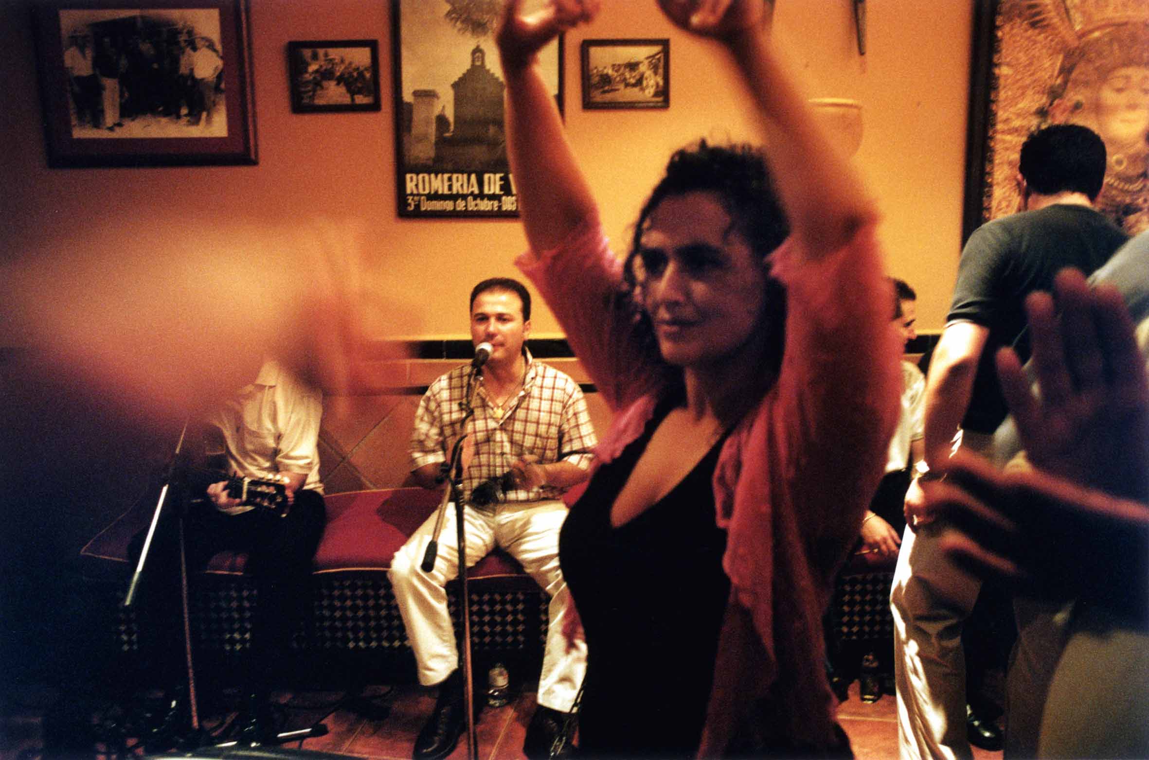 Chcecie poczuć esencję Espanii? Posłuchać flamenco, napić się ciężkiego wina, objeść się tłustymi oliwkami i zatańczyć na fieście? Jedźcie do Andaluzji!