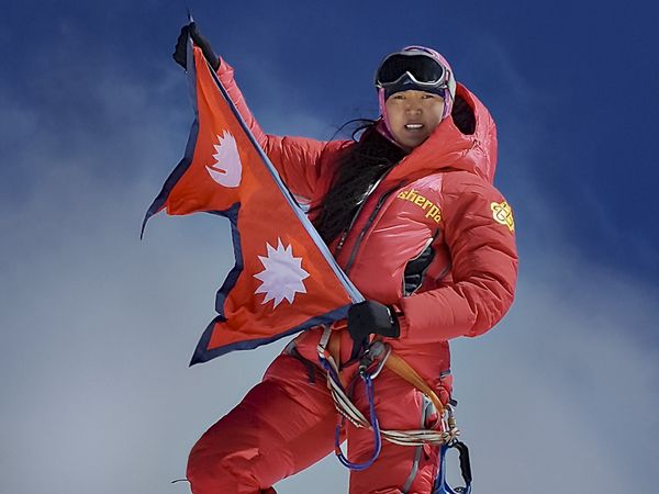pasang-summit-k2-voting_92893_600x450