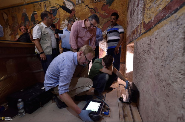 03-tut-scan_National_Geographic