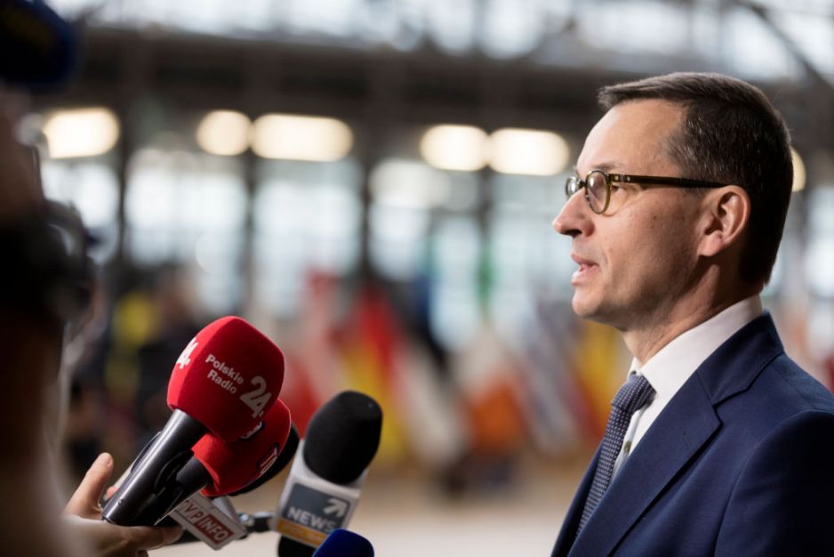 Niektóre kraje wprowadziły kary za wychodzenie z domu? (fot. Getty Images)