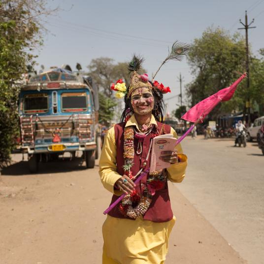 paley-india-highway-walkers-03.adapt.536.1
