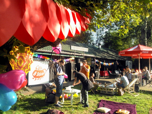 Spłonęła kawiarnia podróżnicza Cafe 8 stóp