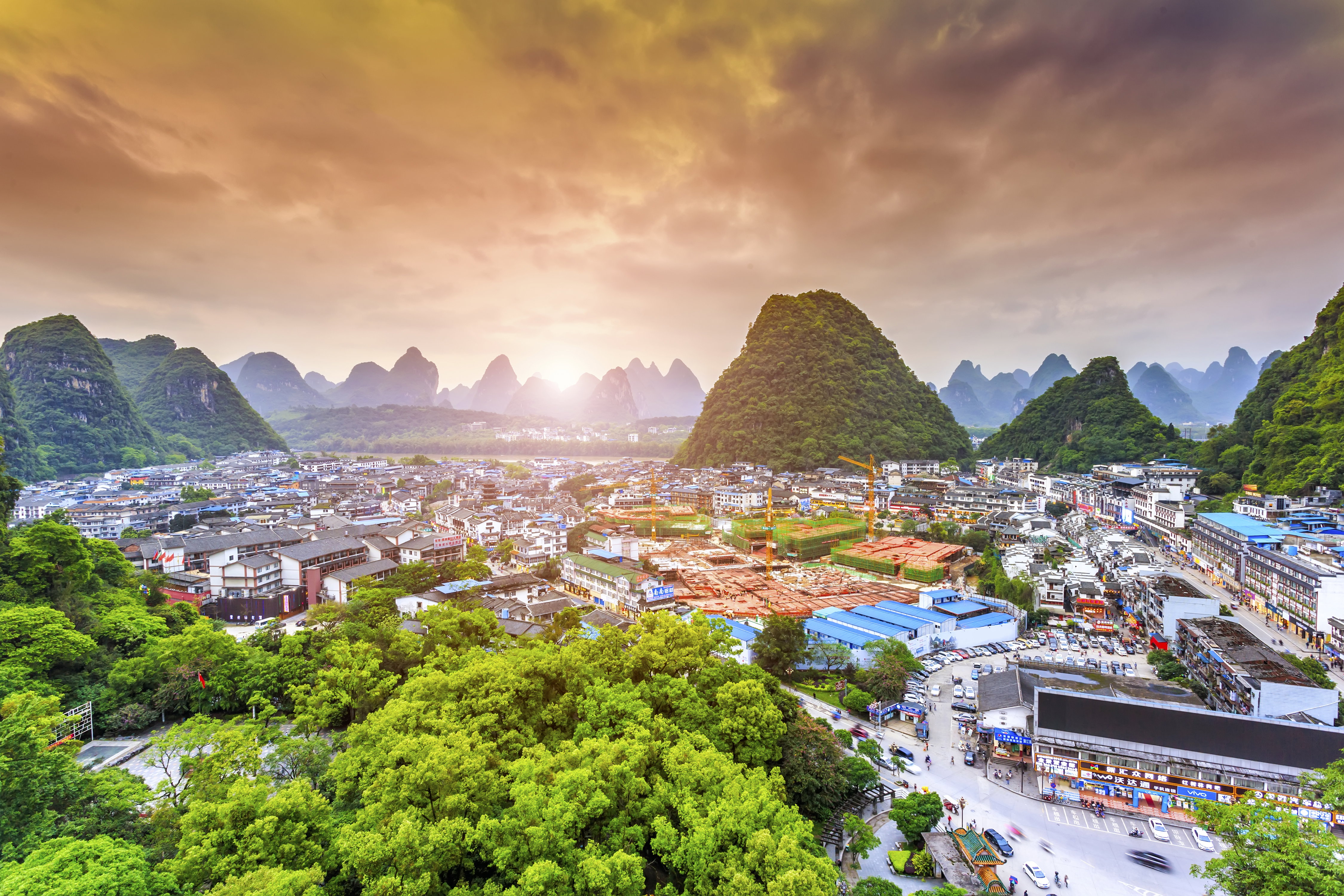 1.	Yangshuo (powiat), Chiny