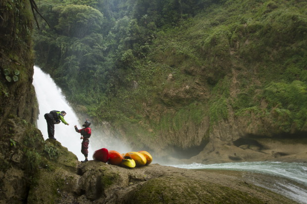 „Chasing Niagara” to nie tylko porywający dokument o przygodzie życia. To także piękna opowieść o odpowiedzialności i sile prawdziwej przyjaźni