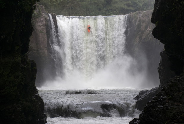„Chasing Niagara” to nie tylko porywający dokument o przygodzie życia. To także piękna opowieść o odpowiedzialności i sile prawdziwej przyjaźni