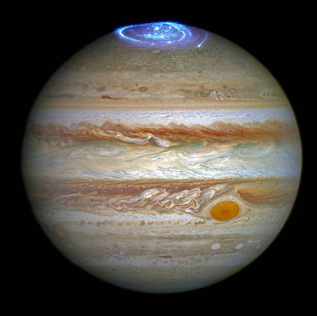 Sonda NASA mija Jowisza