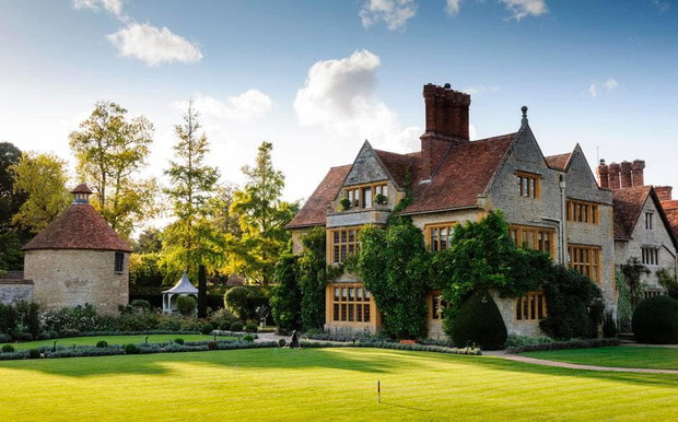 4. Belmond Le Manoir aux Quat