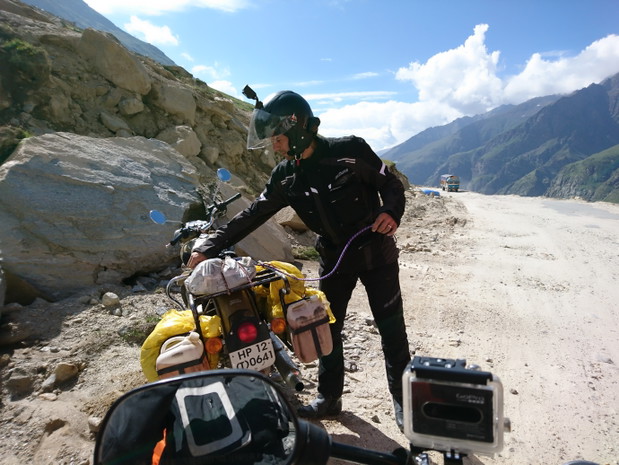 550 km motocyklem przez Himalaje