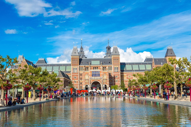 8. Rijksmuseum w Amsterdamie
