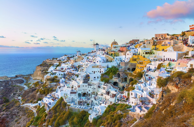 9. Fira (Grecja)