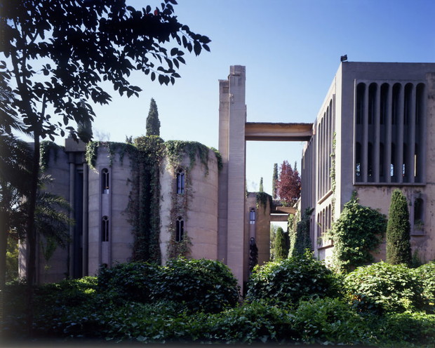 Ta stara fabryka wygląda jak pałac z bajki! Architekt zamienił ją na swoje mieszkanie
