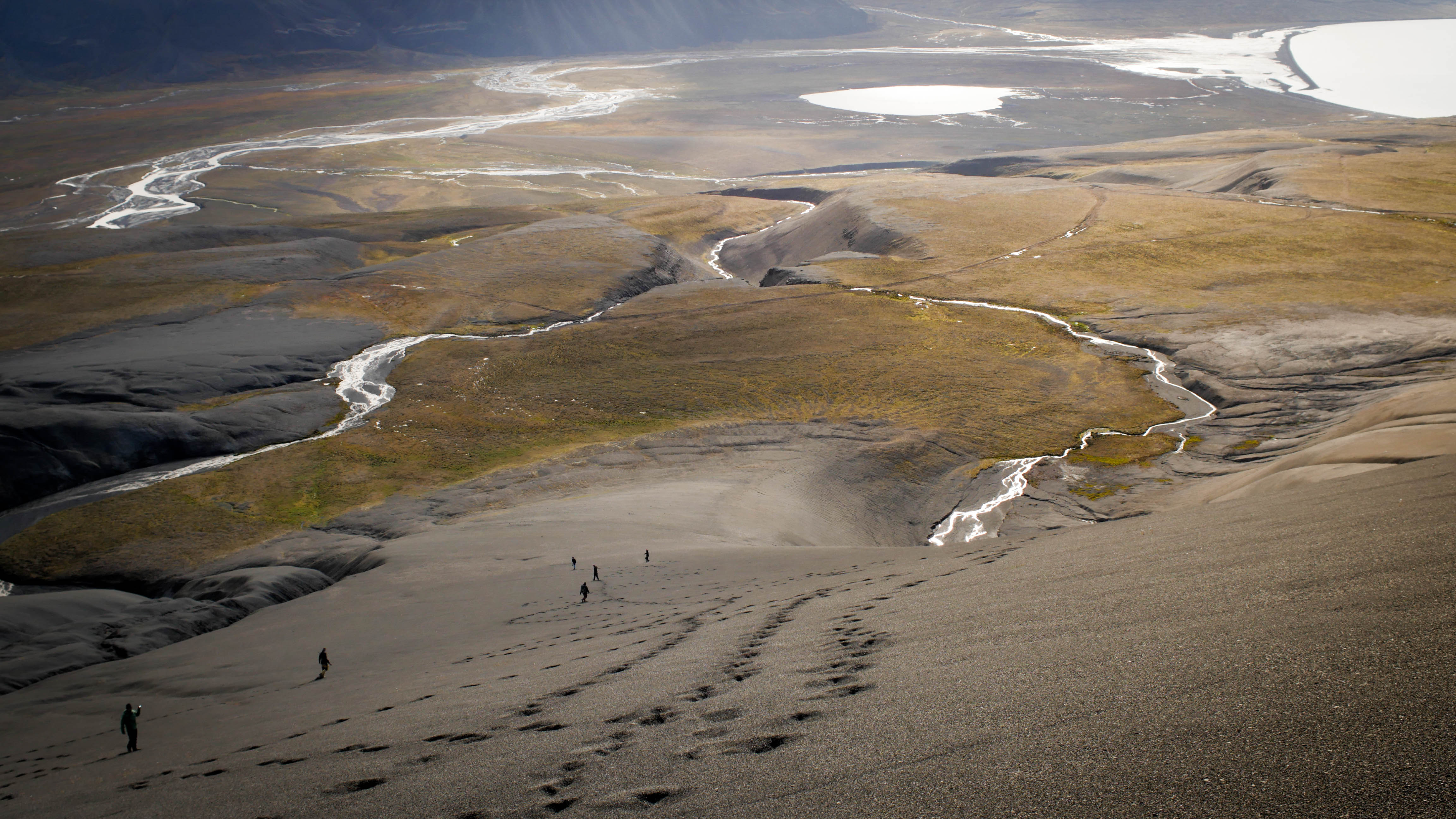 Surowy i przerażająco piękny. Zobacz Spitsbergen okiem Marcina Mossakowskiego