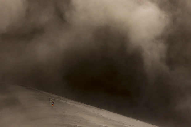 Sliding Fire: Zjechali na nartach i snowboardzie po zboczach czynnego wulkanu