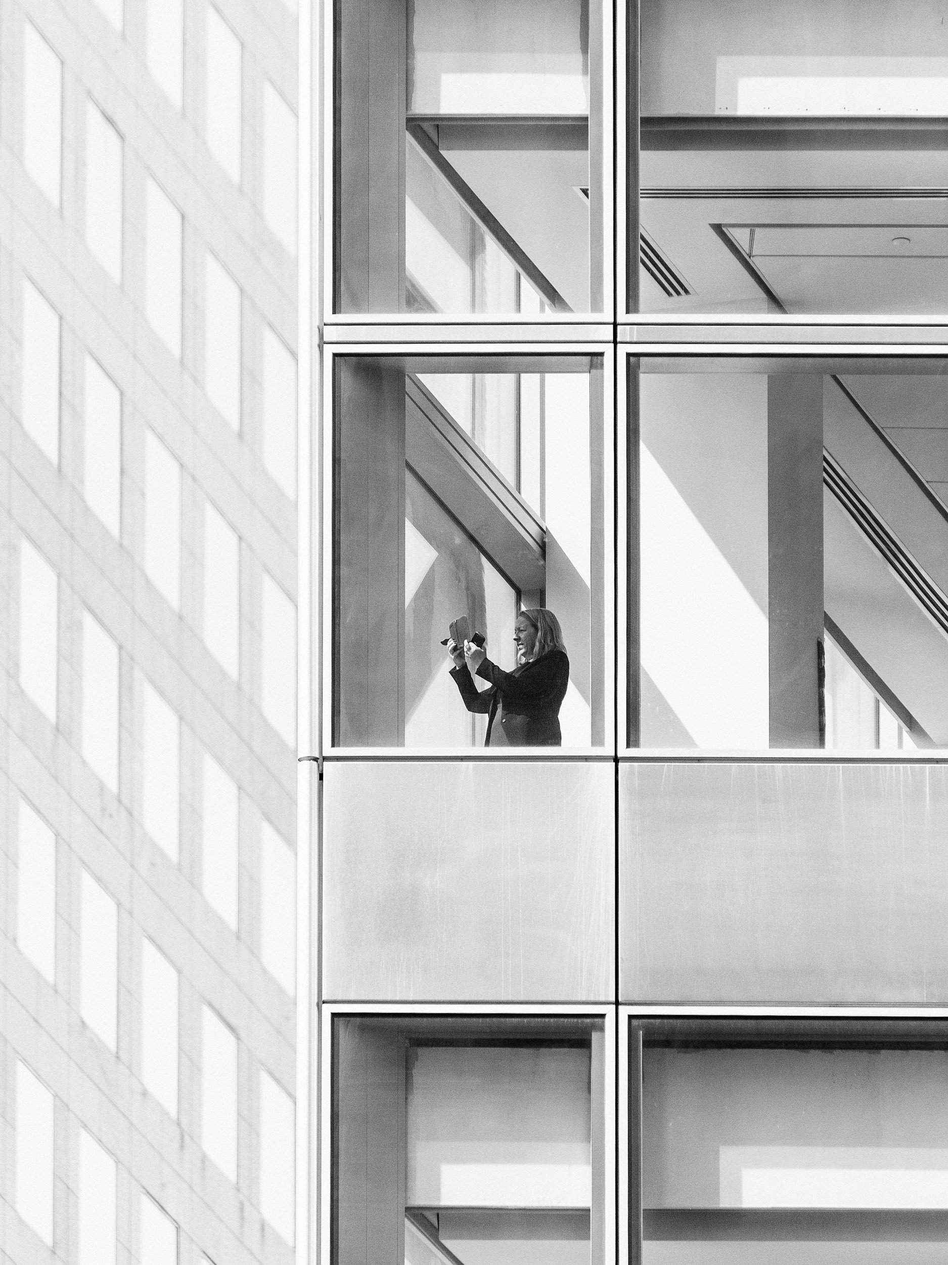 Marten Lange, Woman with Phone