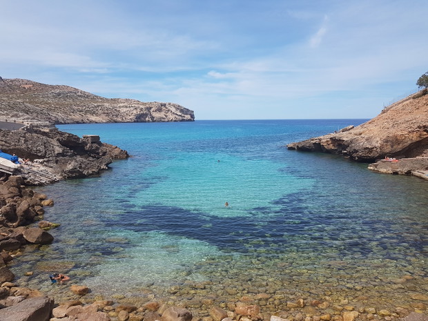 Niewielka zatoczka Cala Cabro. Cala Sant Vicenc. Majorka