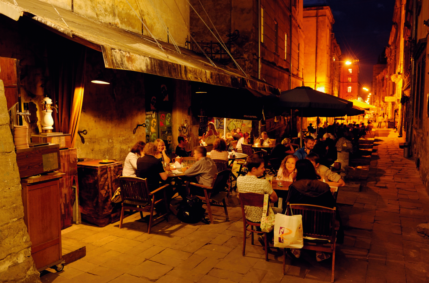 Café Dzyga  to popularne miejsce wśród artystycznego światka Lwowa.