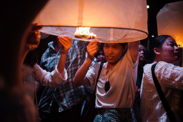 Loy Krathong - święto obchodzone podczas pełni księżyca w Chiang Mai
