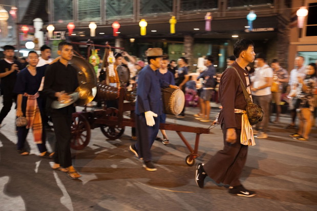 Loy Krathong - święto obchodzone podczas pełni księżyca w Chiang Mai