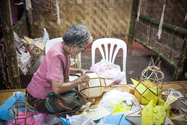 Loy Krathong - święto obchodzone podczas pełni księżyca w Chiang Mai