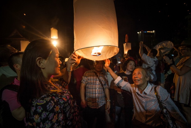 Loy Krathong - święto obchodzone podczas pełni księżyca w Chiang Mai
