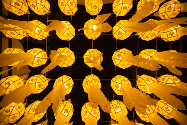 Loy Krathong - święto obchodzone podczas pełni księżyca w Chiang Mai