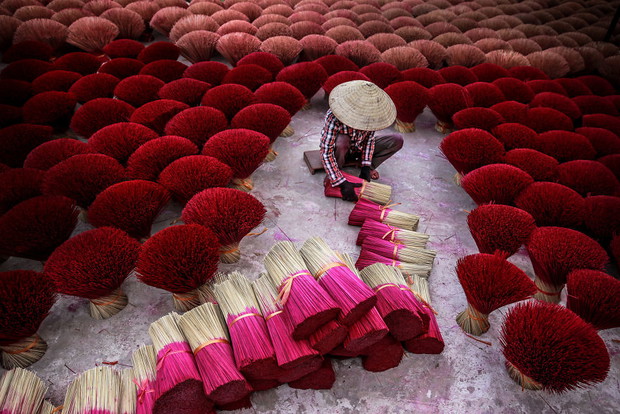 Making Incense, Travel