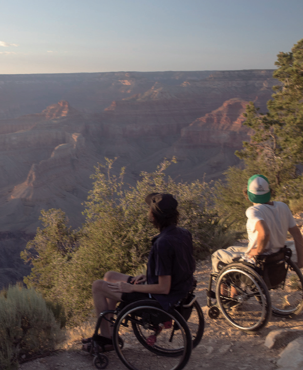 PODRÓŻNIK ROKU: MICHAŁ WOROCH I MACIEJ KAMIŃSKI, WHEELCHAIR TRIP – WYPRAWA NA PODWÓJNYCH CZTERECH KOŁACH