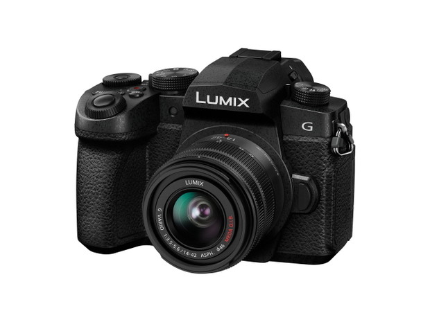 LUMIX G90
