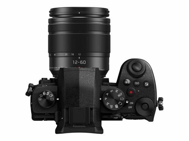 LUMIX G90