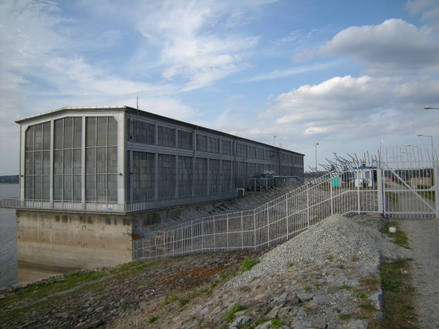 Jezioro_Otmuchowskie_elektrownia