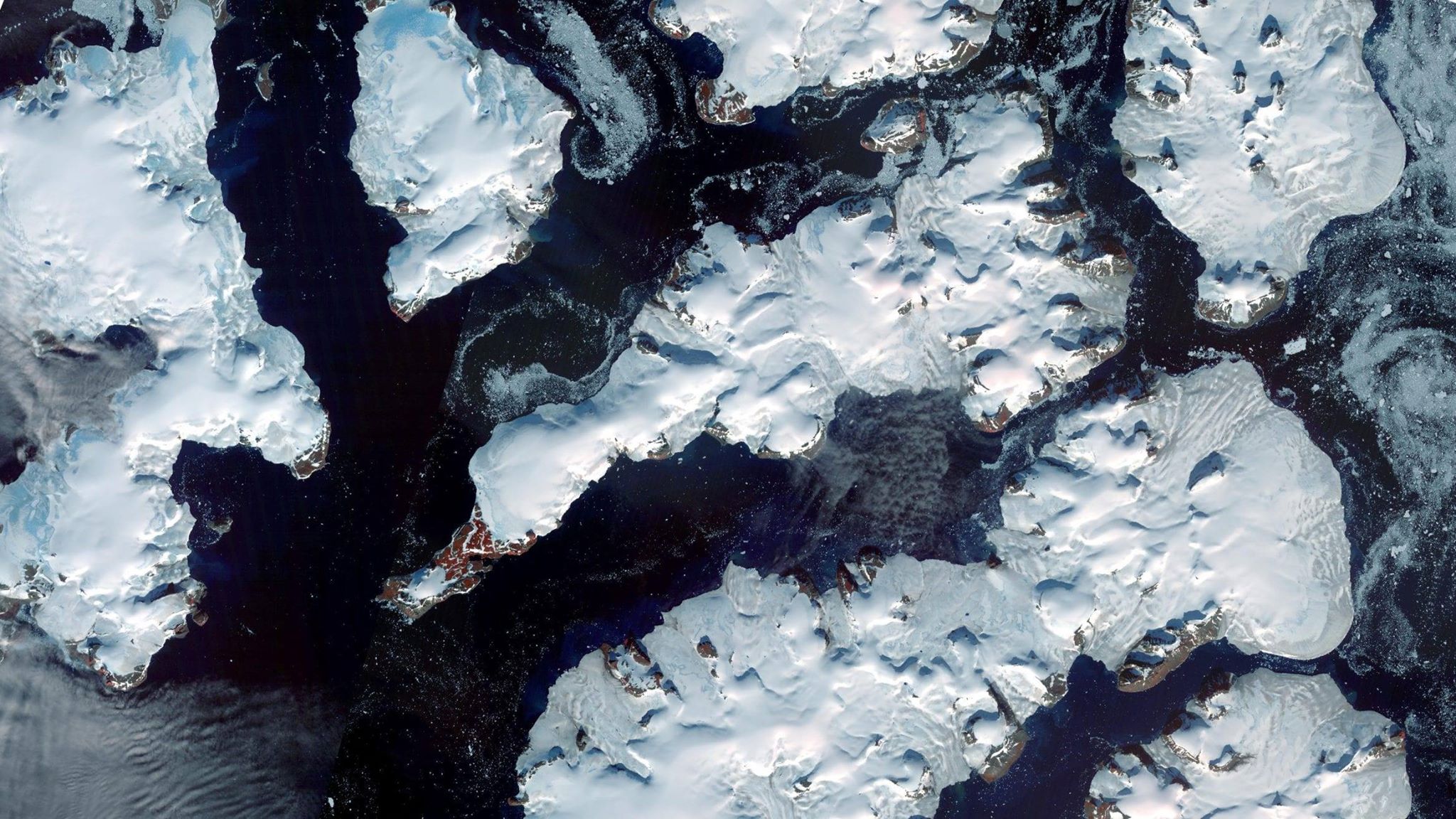 Archipelag Ziemia Franciszka Józefa  Earth Observatory / NASA