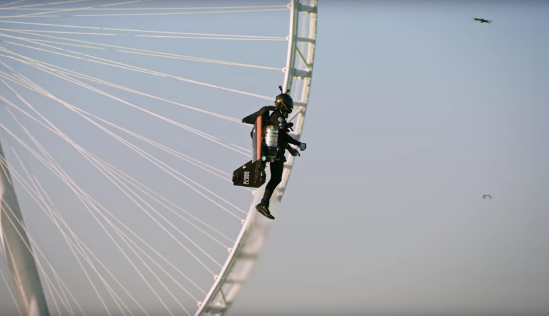 Jetman Dubai osiągnął wysokość 1800 metrów (fot. za YouTube)