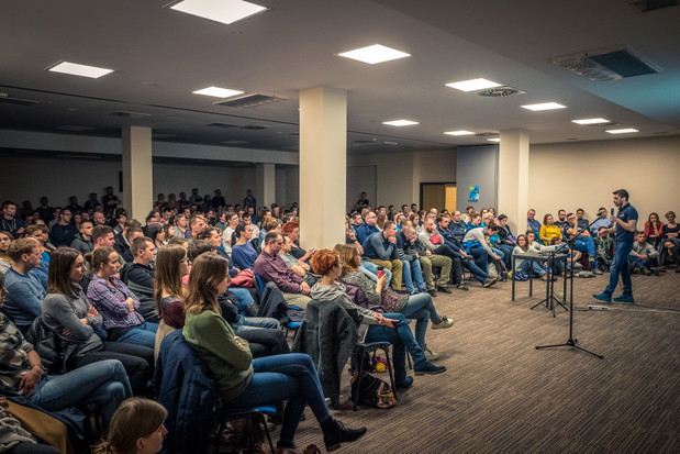 Wykład z zakresu przygotowania do wyprawy dla Klubu Wysokogórskiego w Toruniu. fot. Olek Urbański