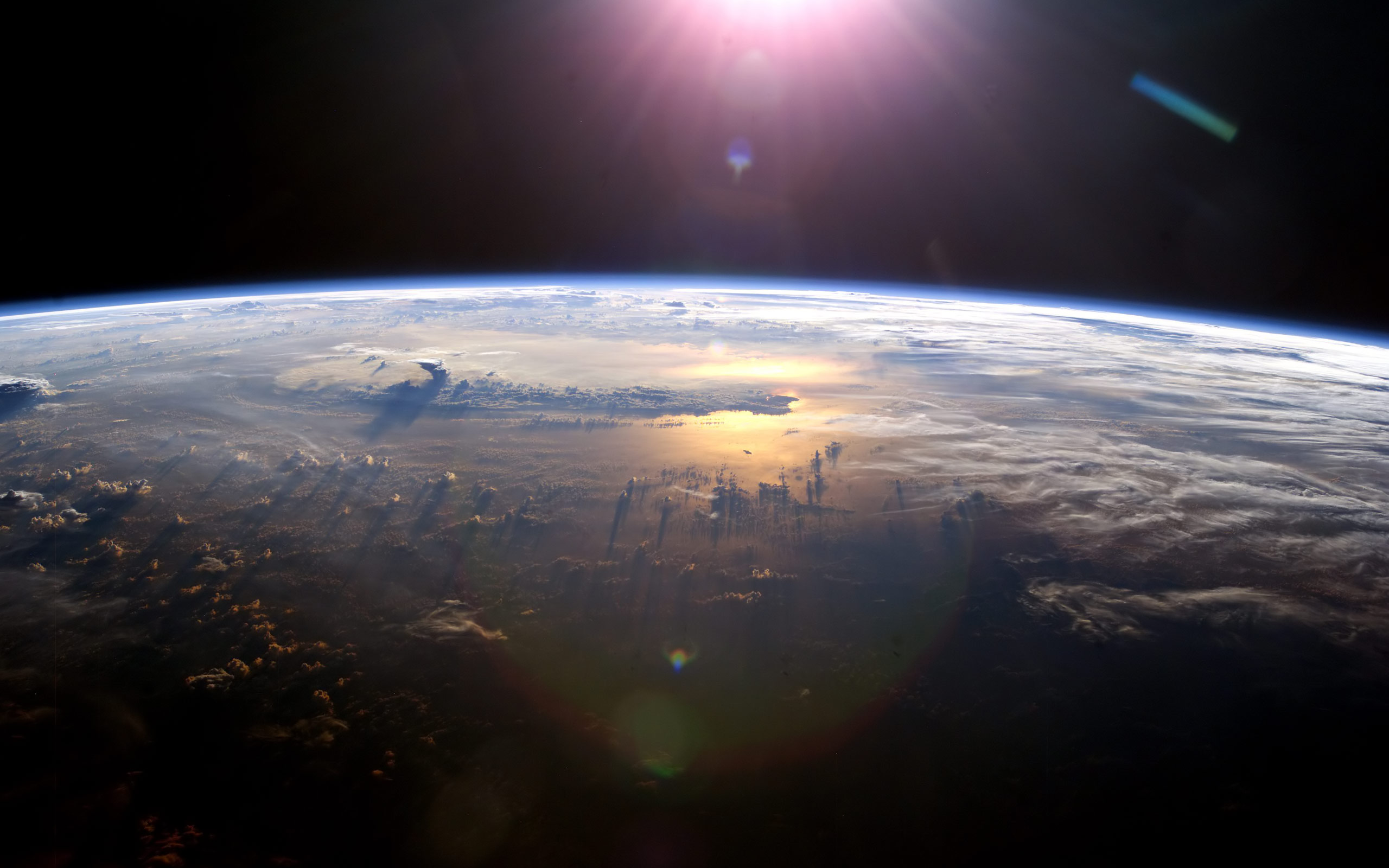 "Ziemia nr 2" fot. NASA/MARSHALL SPACE FLIGHT CENTER