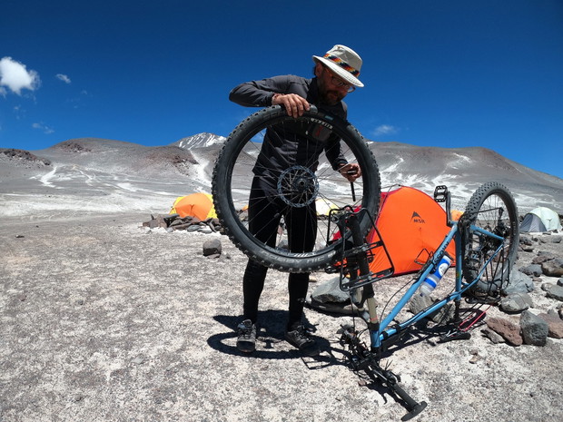 Kross The Record: Marcin Korzonek wjechał rowerem na 5900 m n.p.m. w Chile