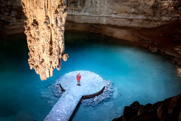 Cenote Soyutun na Półwyspie Jukatan w Meksyku