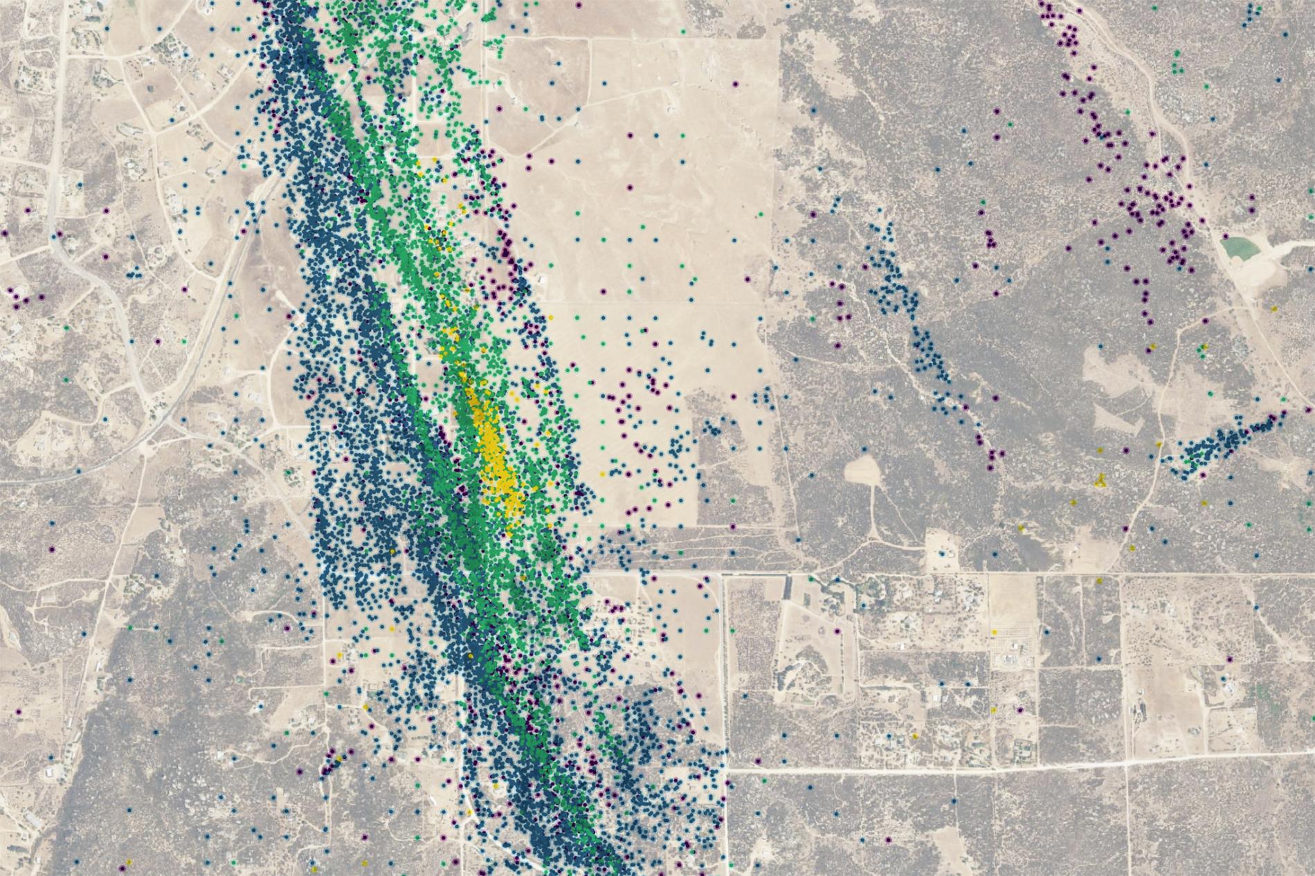 Nowe zdjęcia satelitarne pokazują, co spowodowało, że w południowej Kalifornii odnotowano ponad 22 000 maleńkich tąpnięć (Graphics by Riley D. Champine/National Geographic)