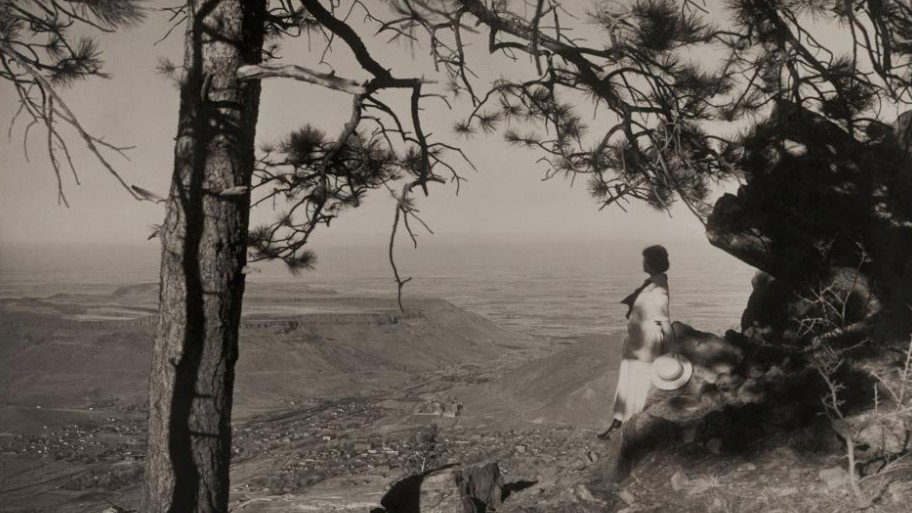 PHOTOGRAPH BY WISWALL BROS., NAT GEO IMAGE COLLECTION